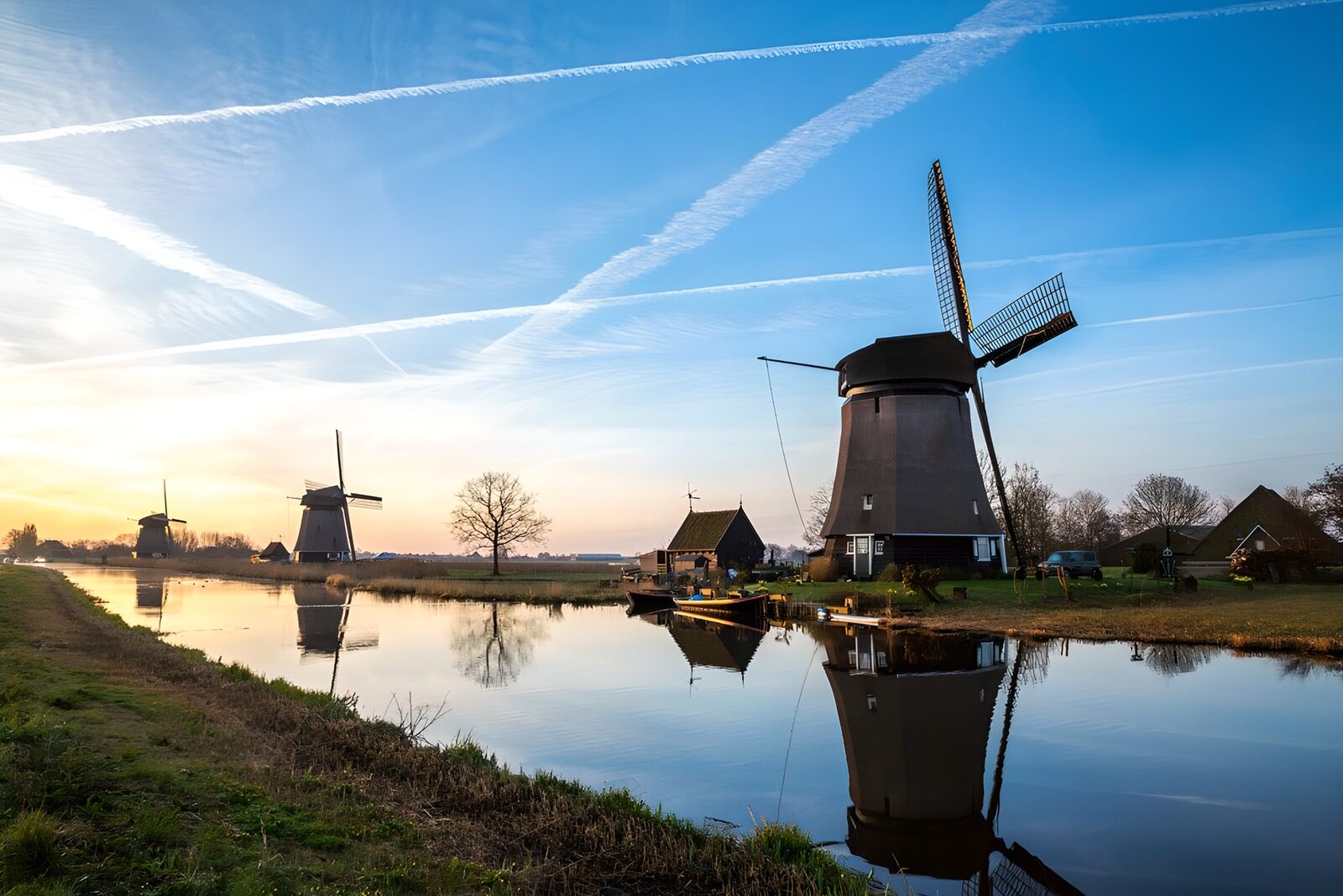 TP30573: Molens bij zonsondergang