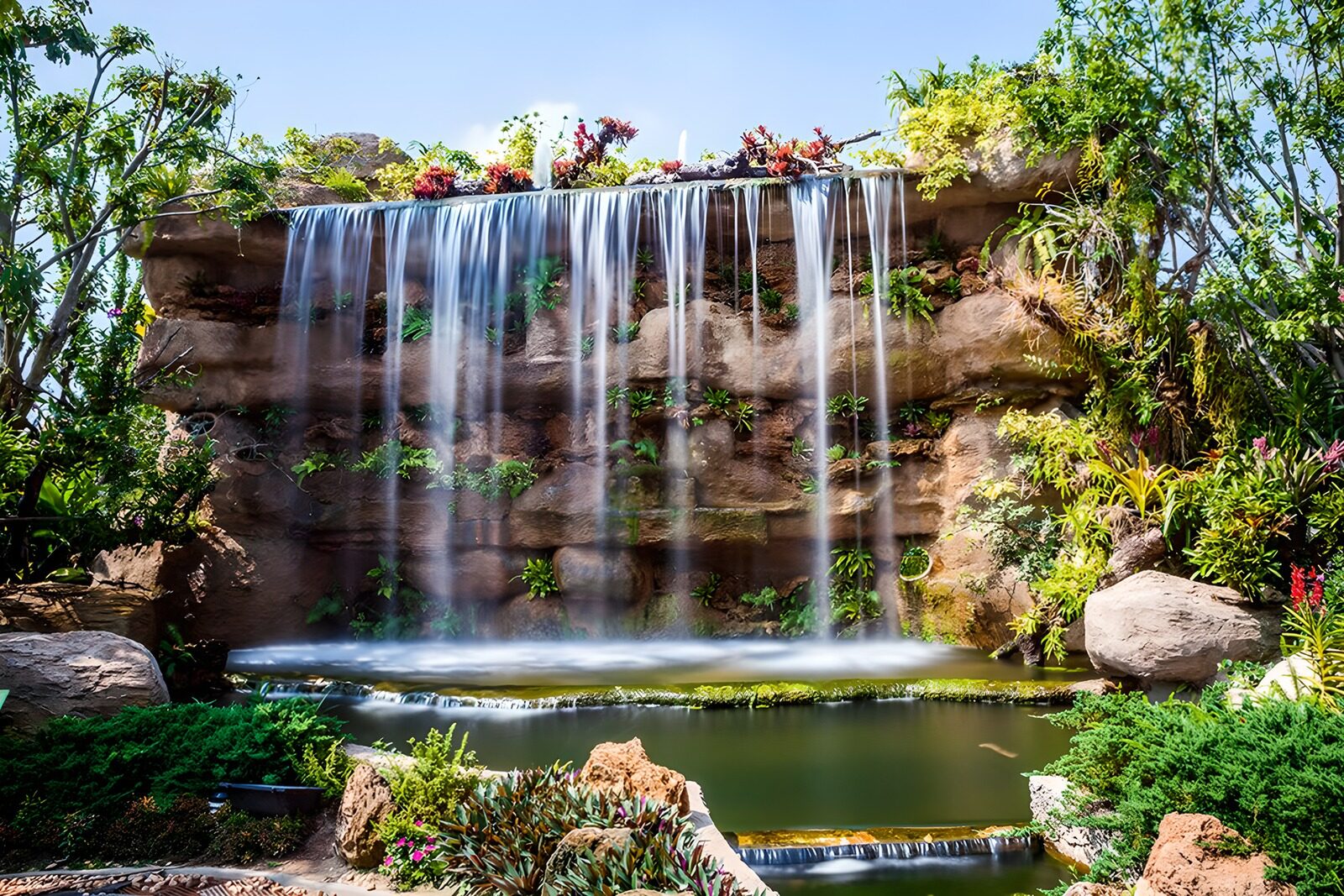 TP33086: Prachtige waterval met weelderige natuur