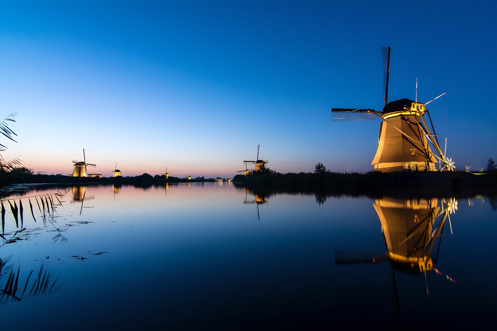 TP27174: Molens bij zonsopgang in Kinderdijk