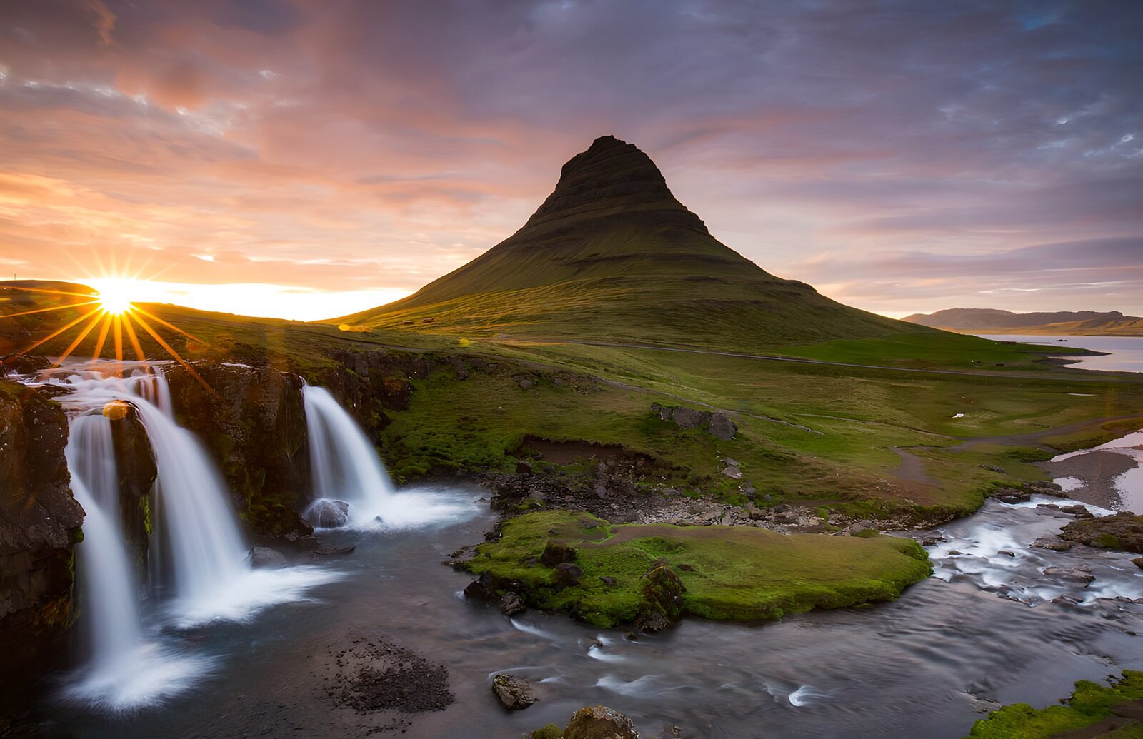 TP24843: Kirkjufell bij Zonsopkomst