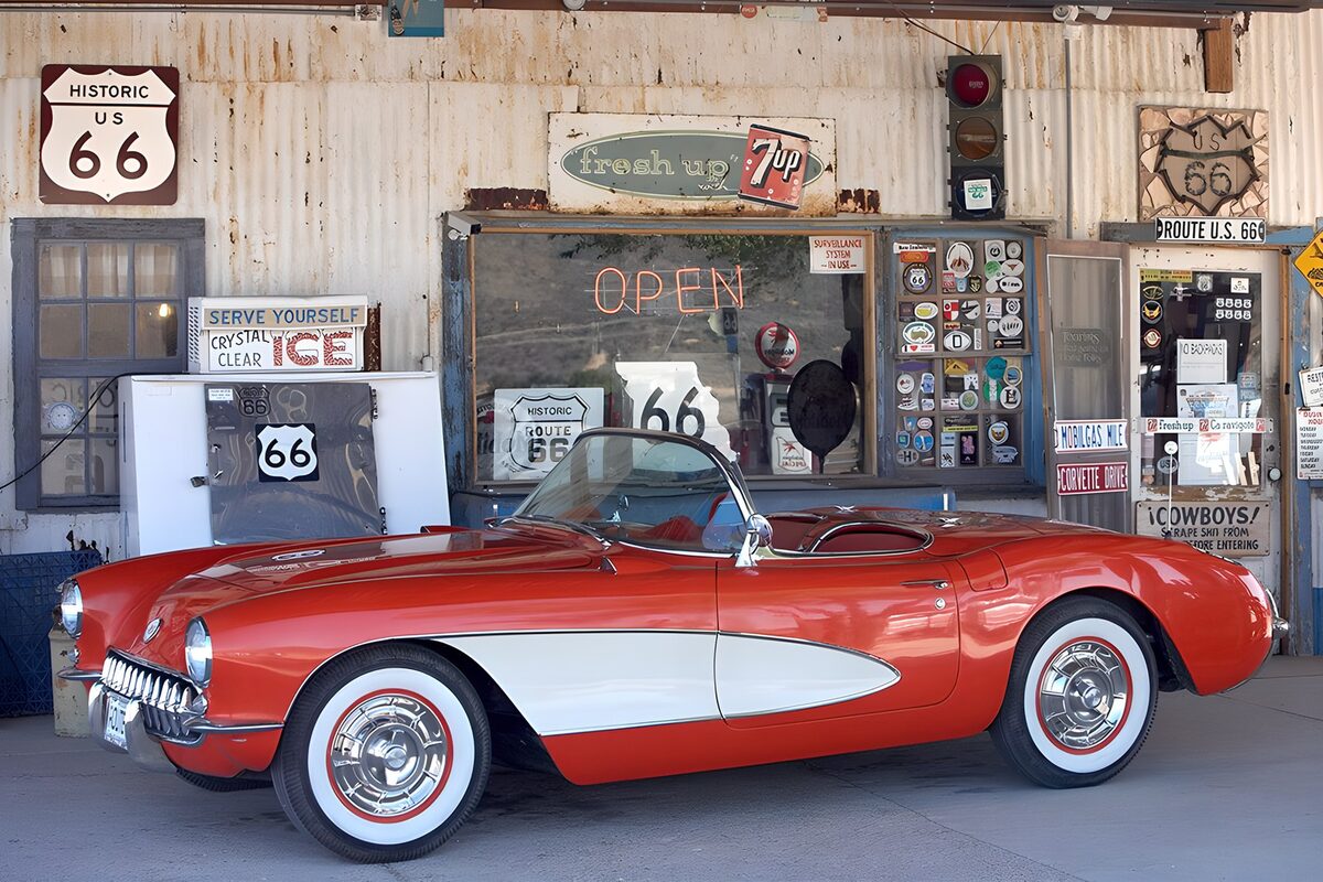 Klassieke Corvette langs Route 66