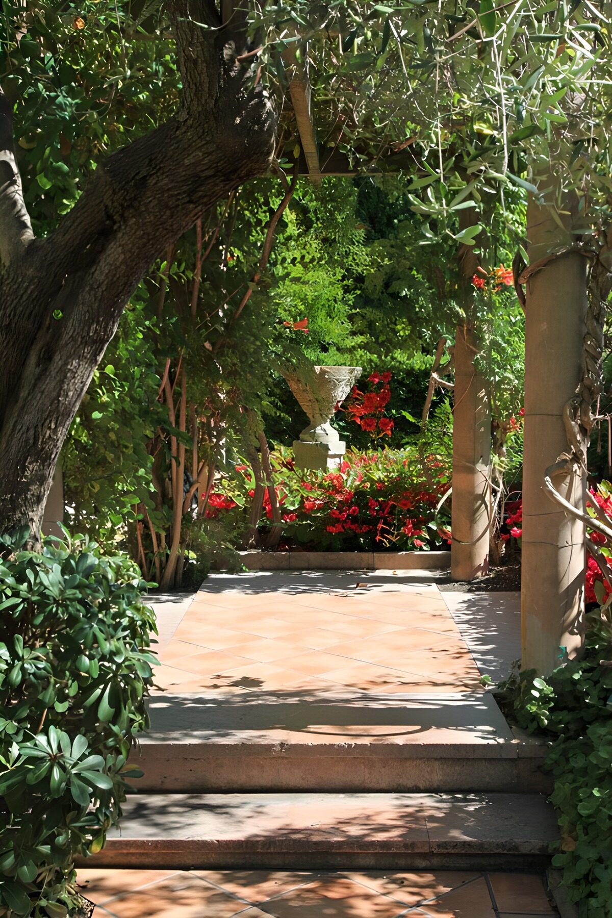 TP88030: Prachtige tuin met doorgang