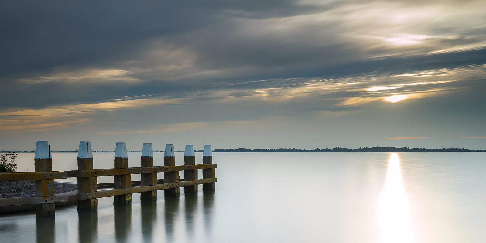 TP31577: Rustig uitzicht op de horizon bij zonsondergang