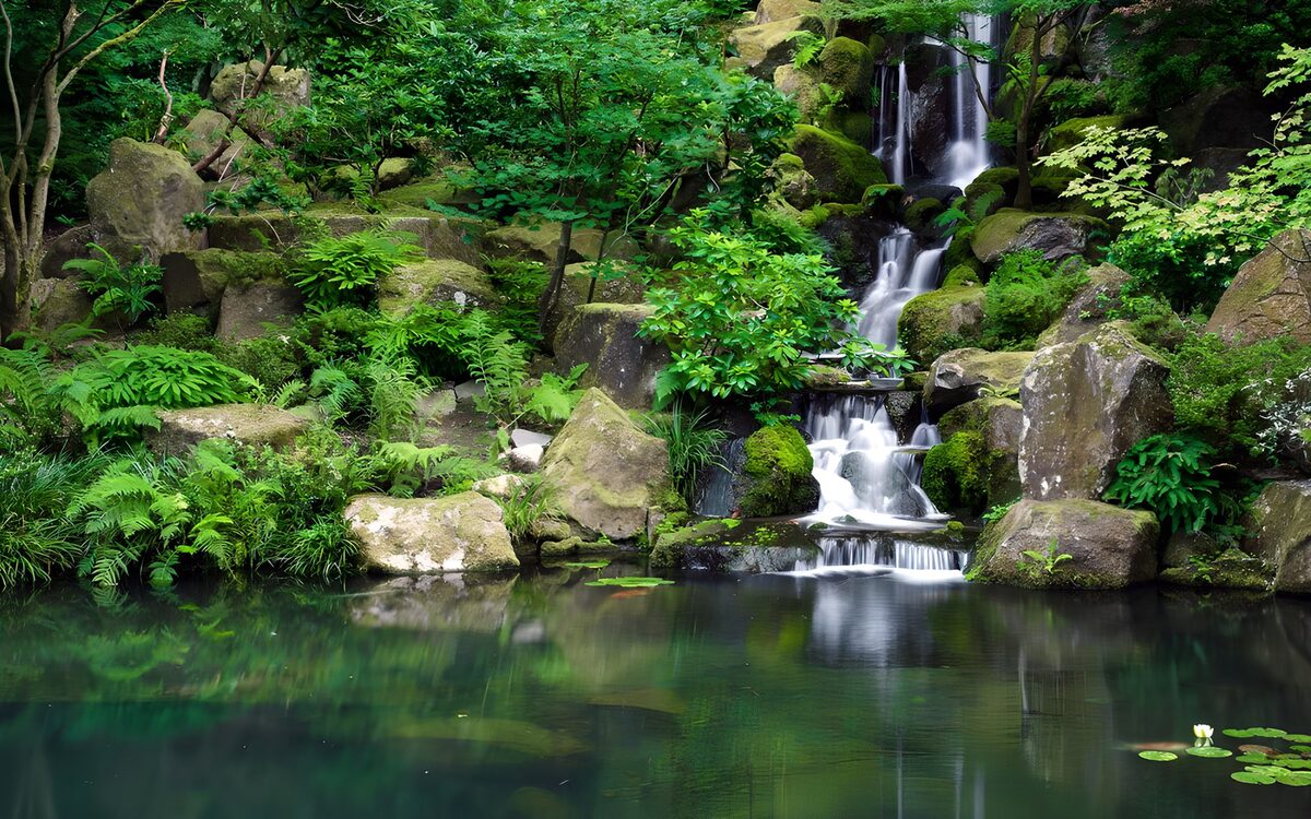 TP23850: Rustgevende watervallen in weelderige natuur