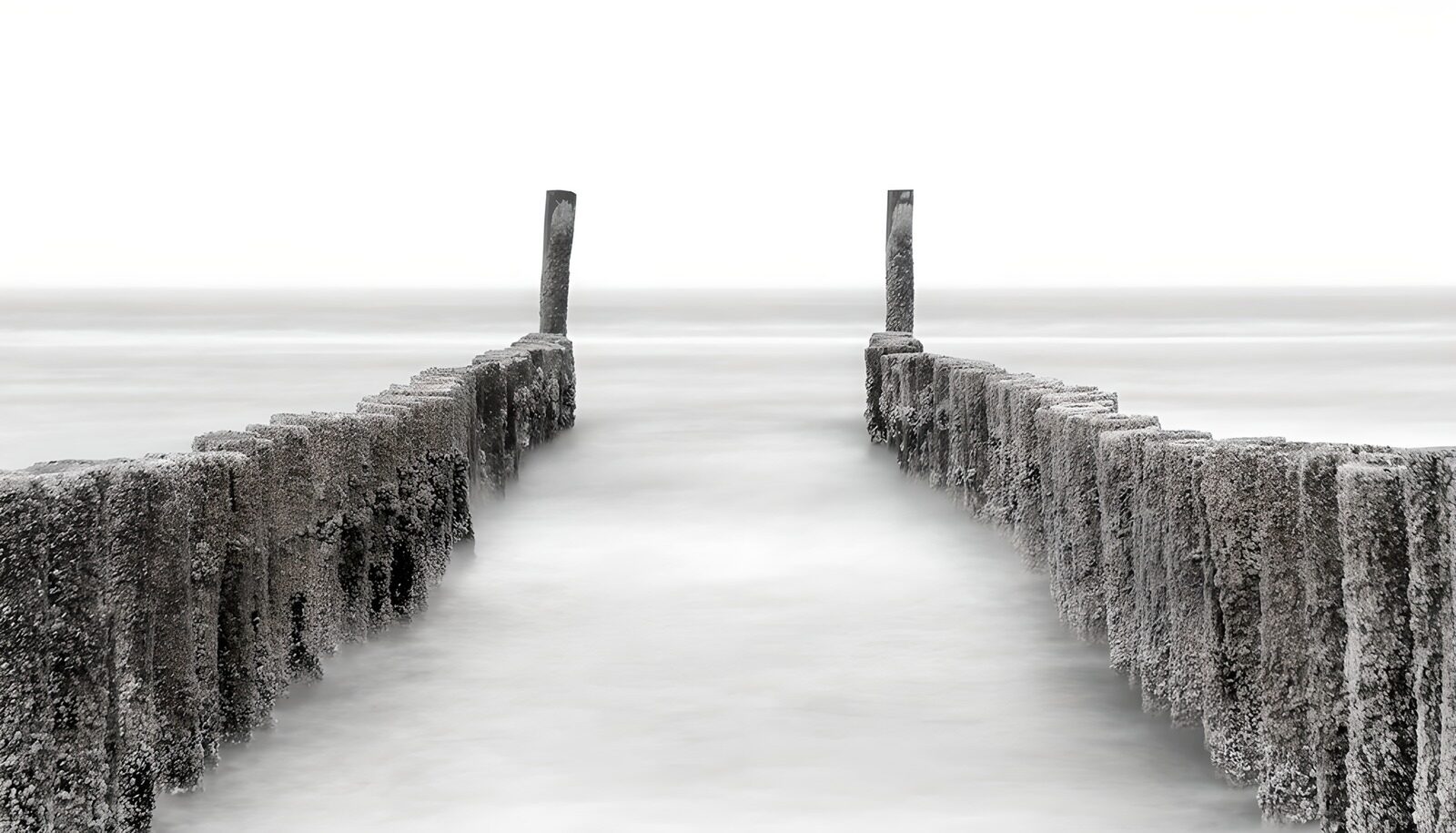 TP18243: : Eenvoudige Dijk in Zwart-wit