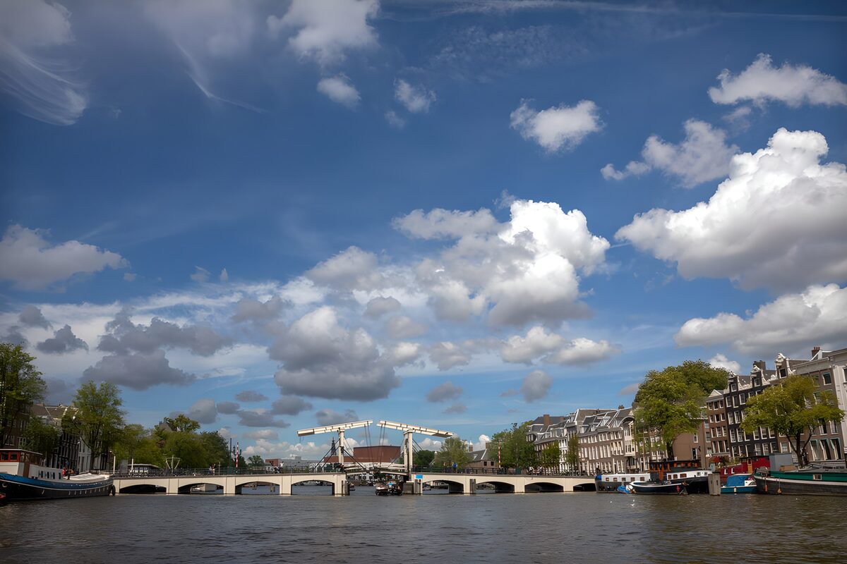 Amsterdamse Bruggen en Wolken