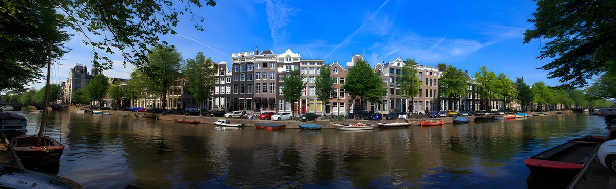 Prachtig uitzicht op de Amstel in Amsterdam