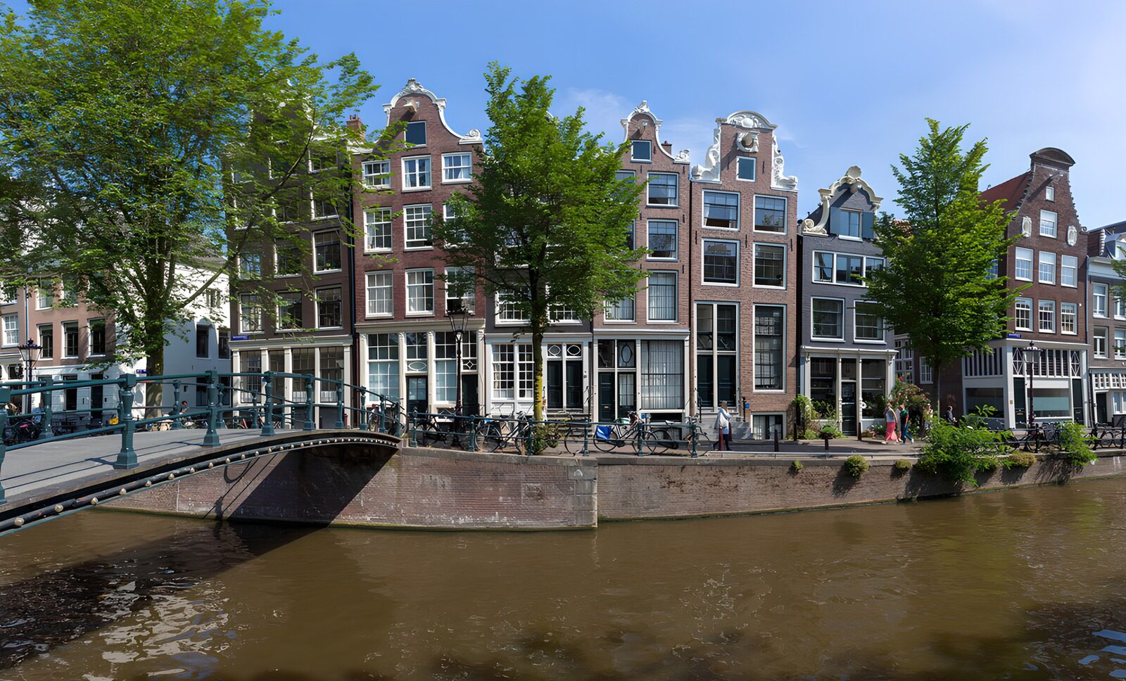 TP78259: Iconische Amsterdamse Grachtenhuizen