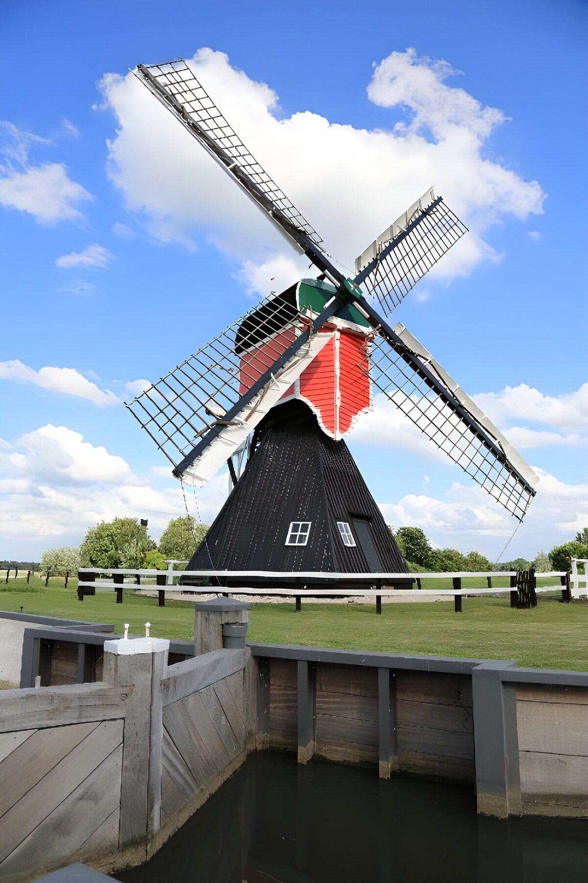 TP65502: Molen bij sluis