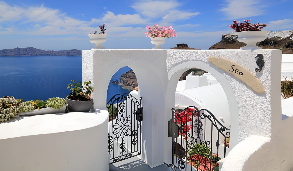 Poort naar de zee op Santorini