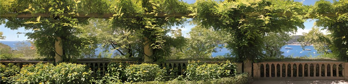 Groene Pergola met Zeezicht