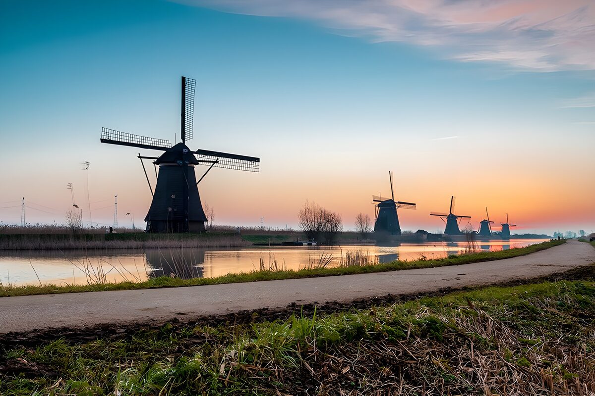 TP41396: Molens bij zonsondergang