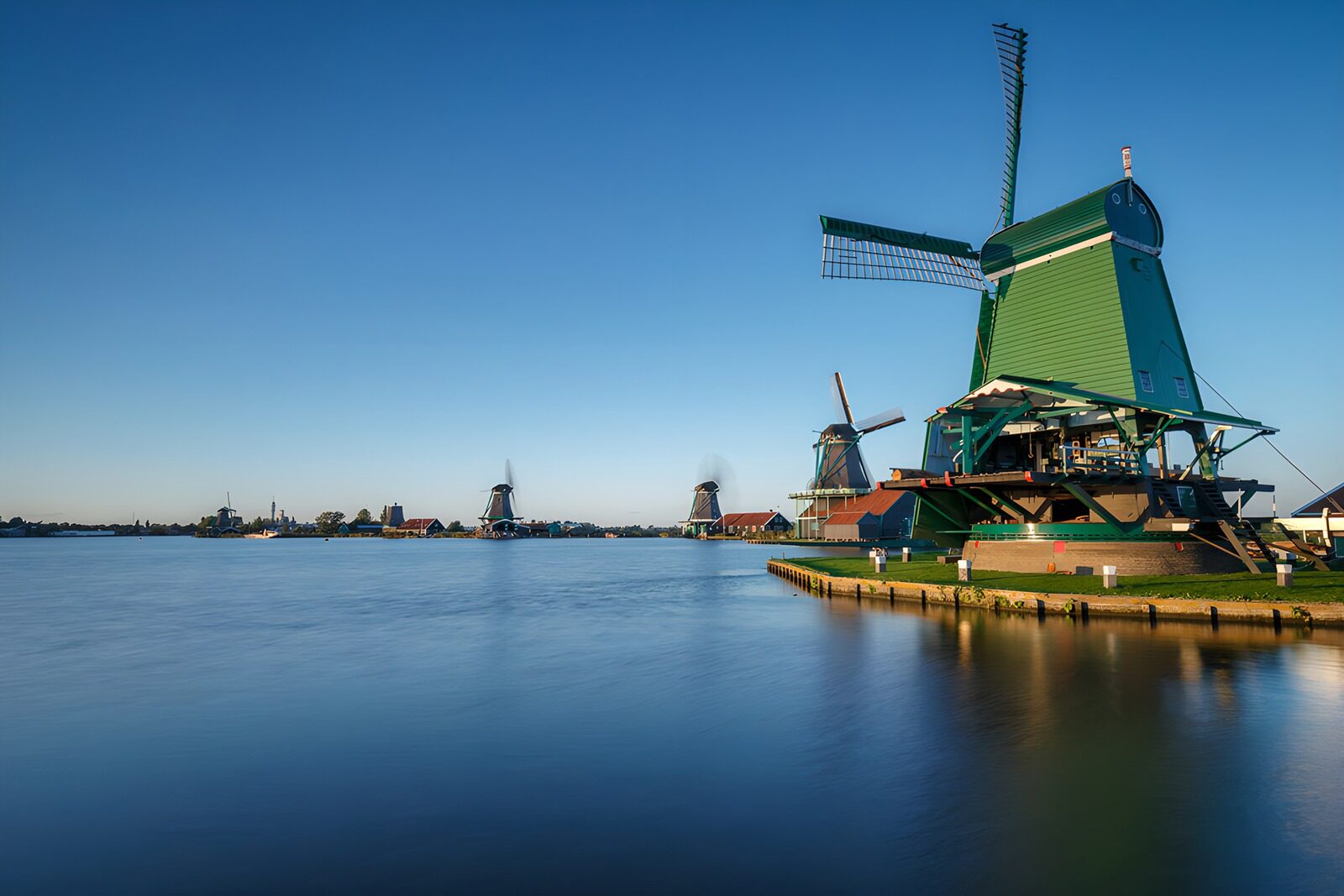 TP21901: Molens aan het water