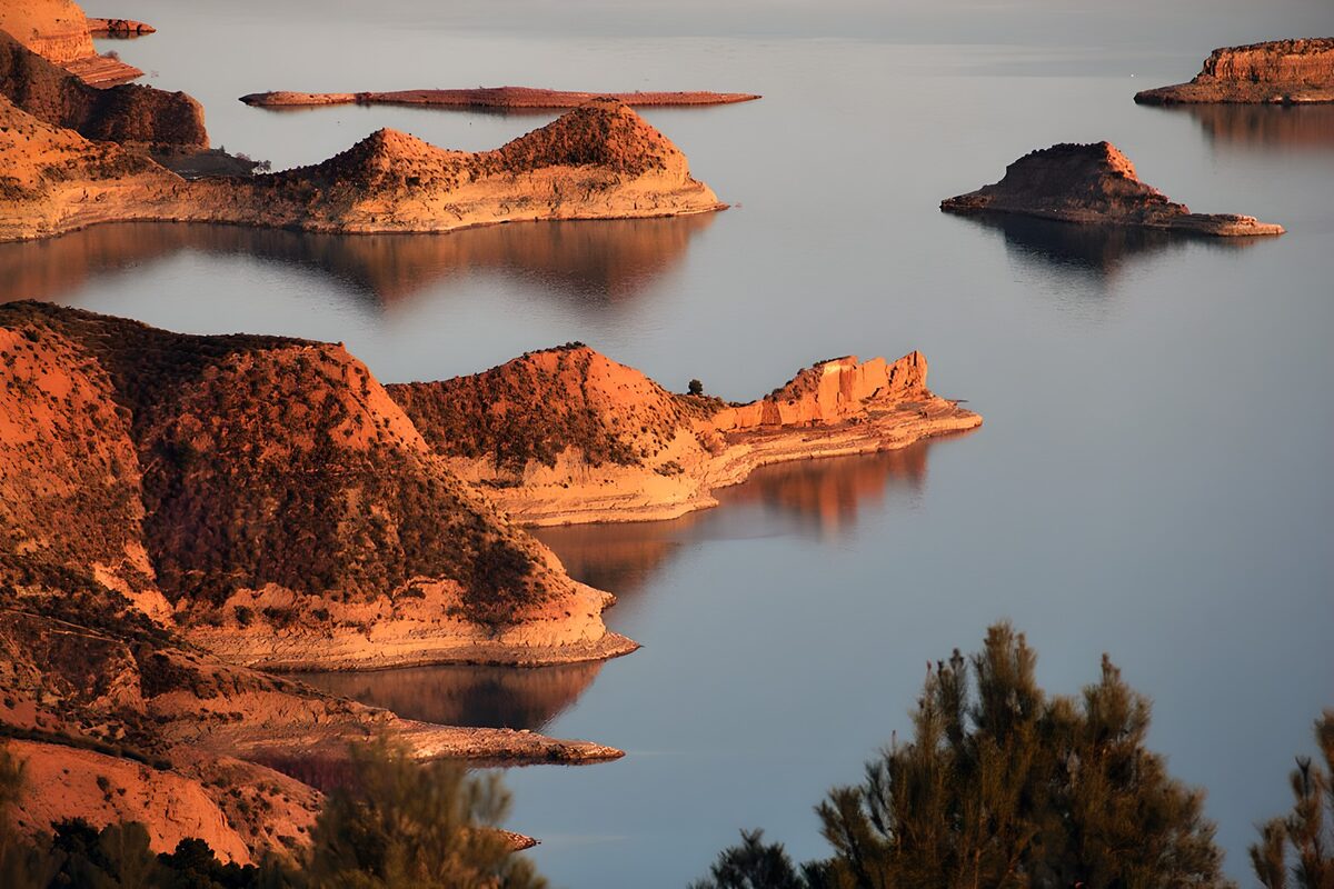Prachtige panoramische uitzicht op het meer