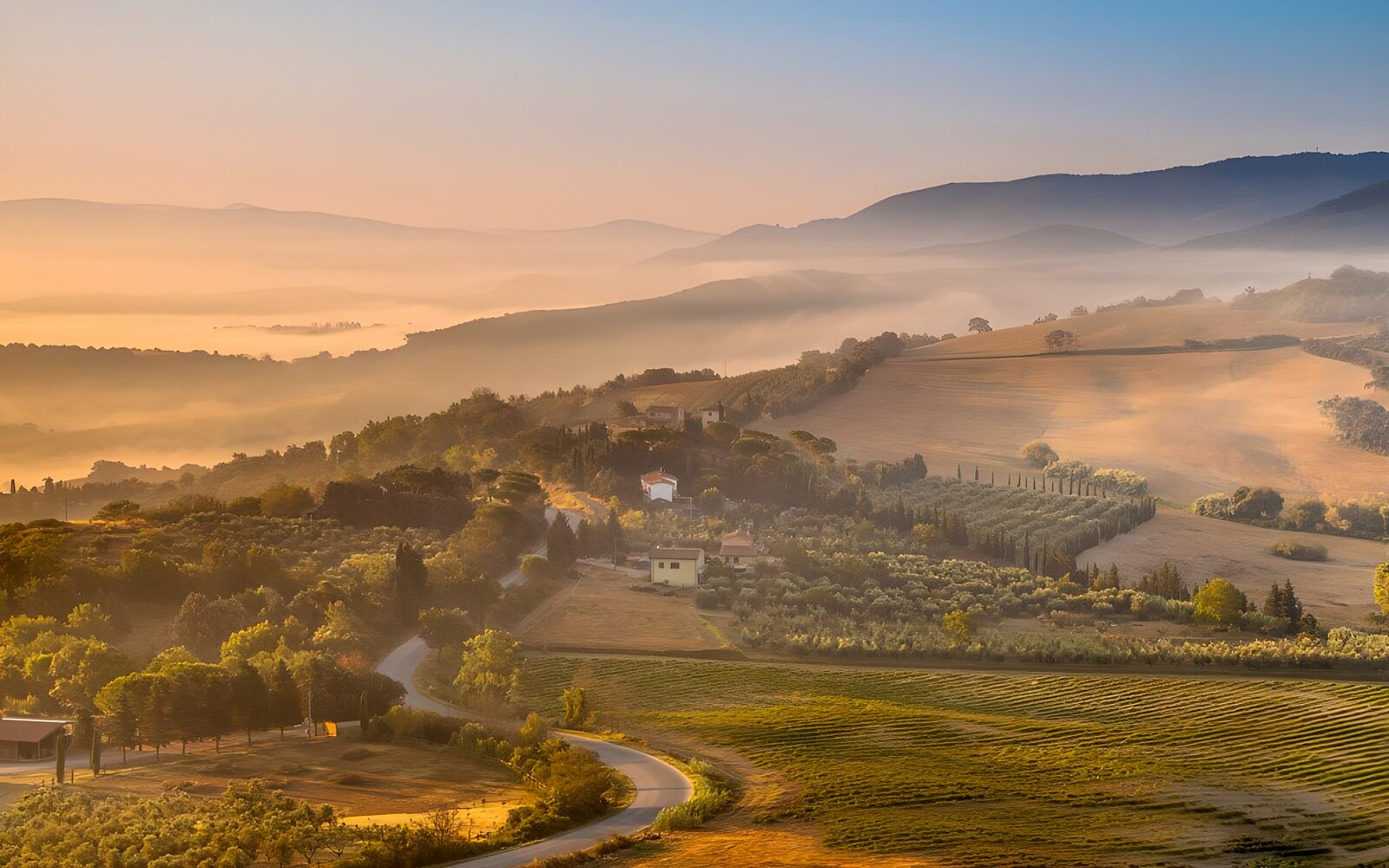 TP75793: Betoverend Toscaanse Ochtendlandschap