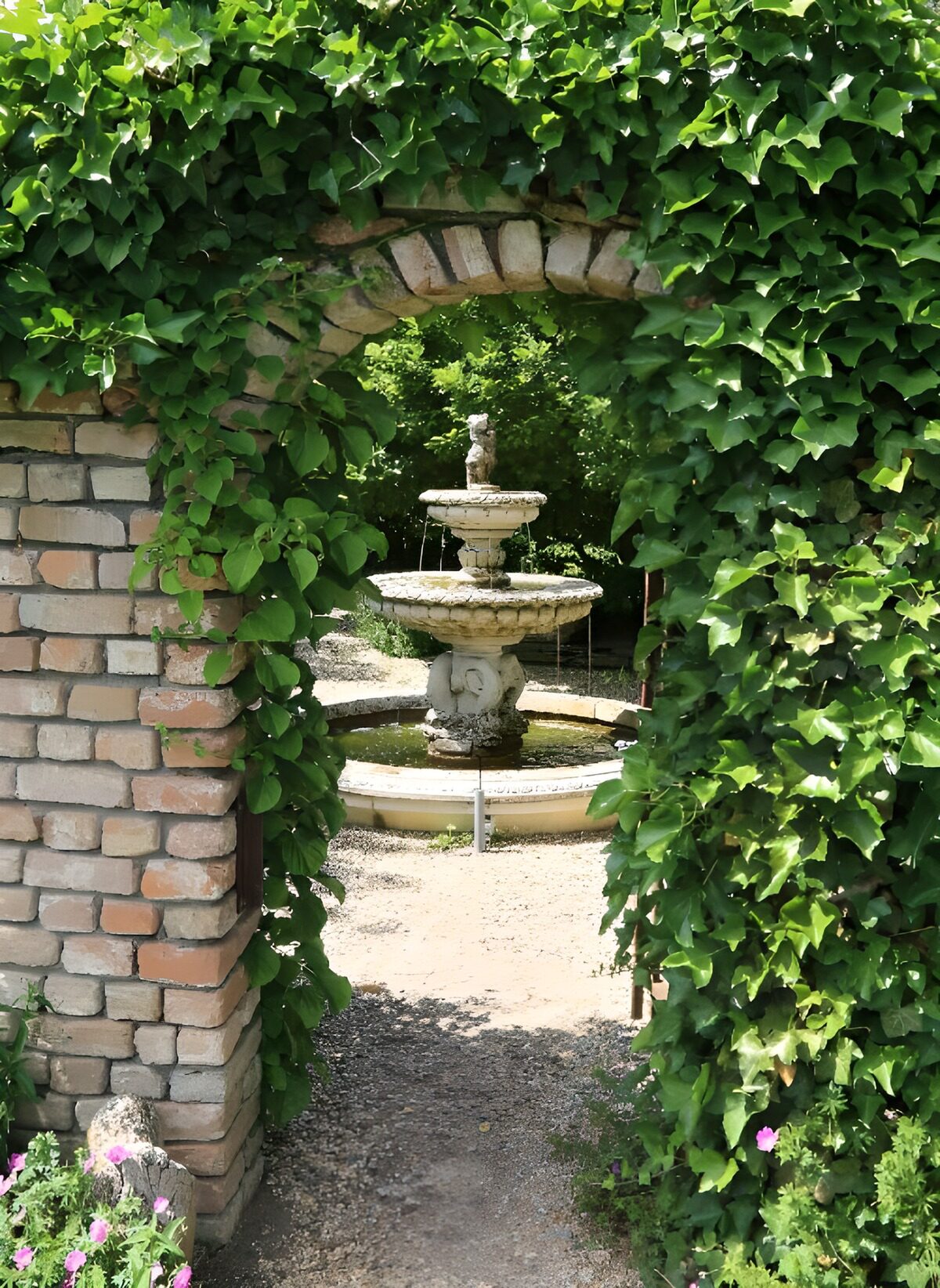 TP47116: Poort naar fontein