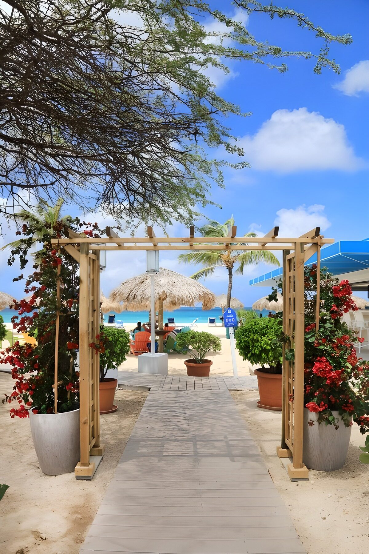 Strandpad met Bloemen