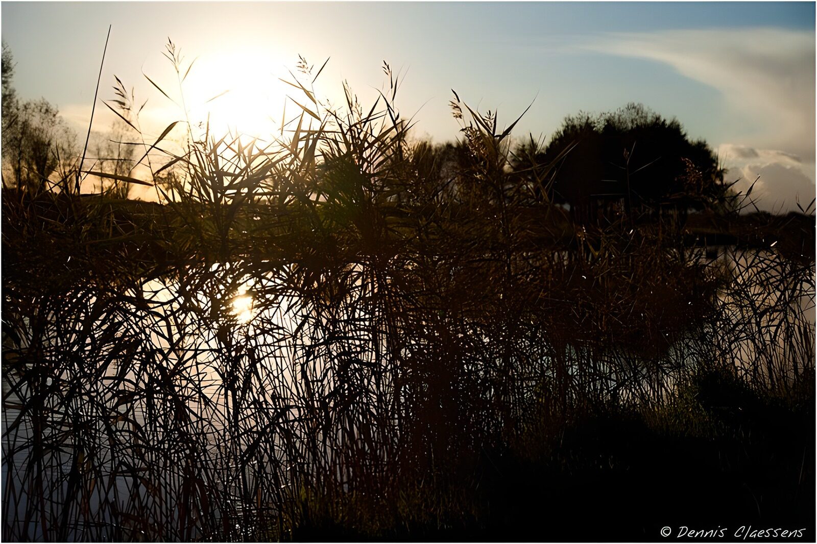 TP26844: Zonsopgang boven het water